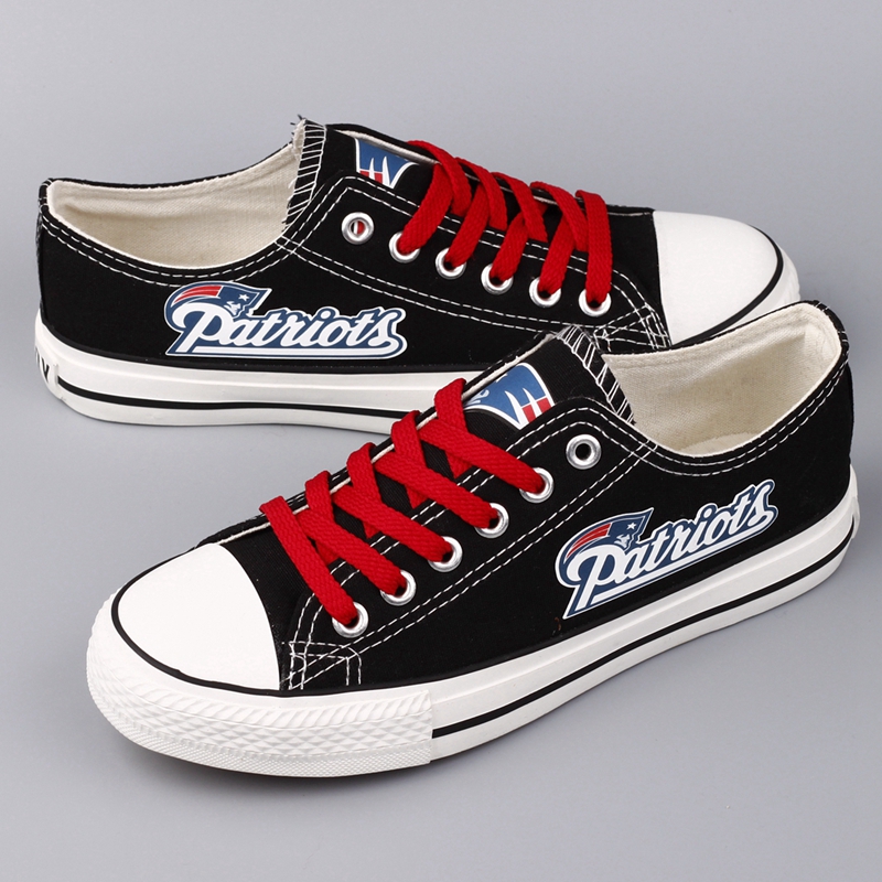 Women's New England Patriots Repeat Print Low Top Sneakers 002